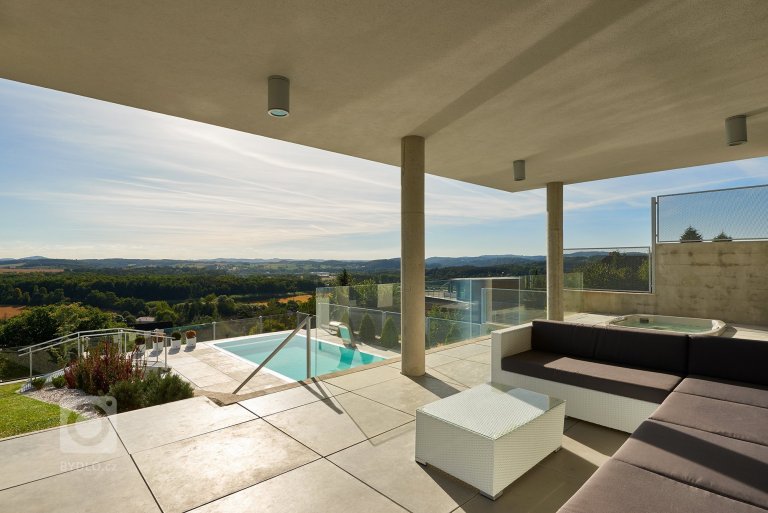 add picture to album