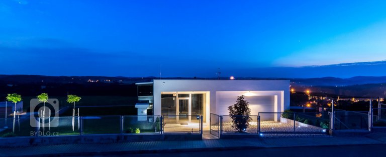 add picture to album