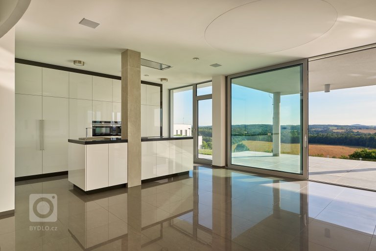 add picture to album