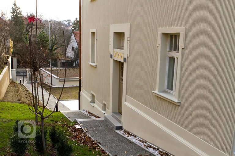 add picture to album