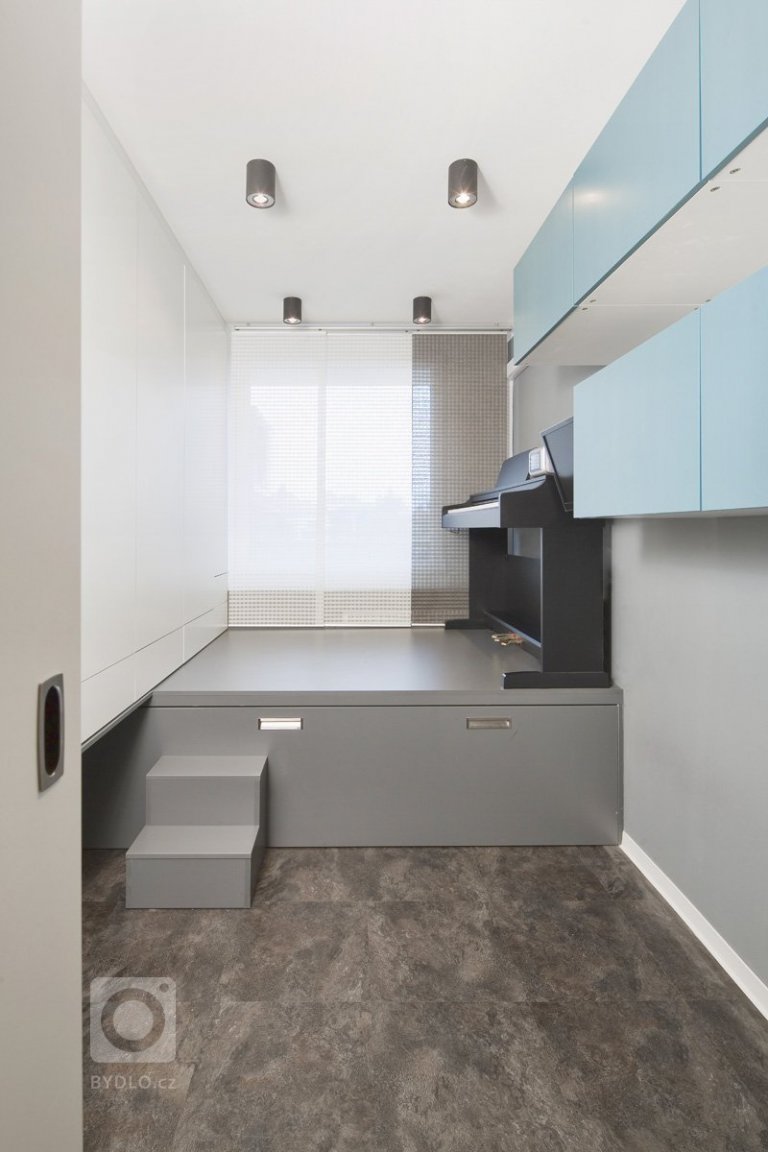 add picture to album