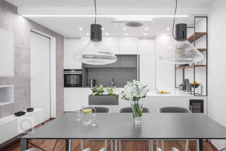 add picture to album