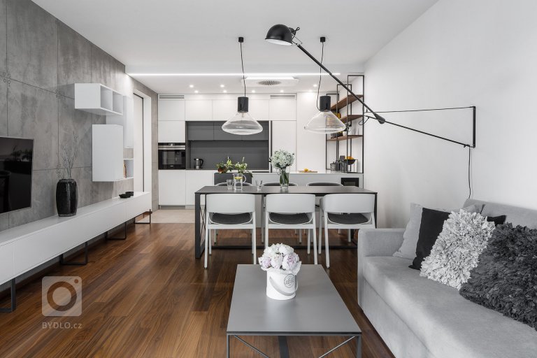 add picture to album