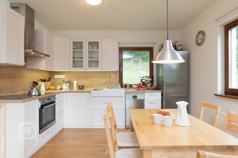 add picture to album