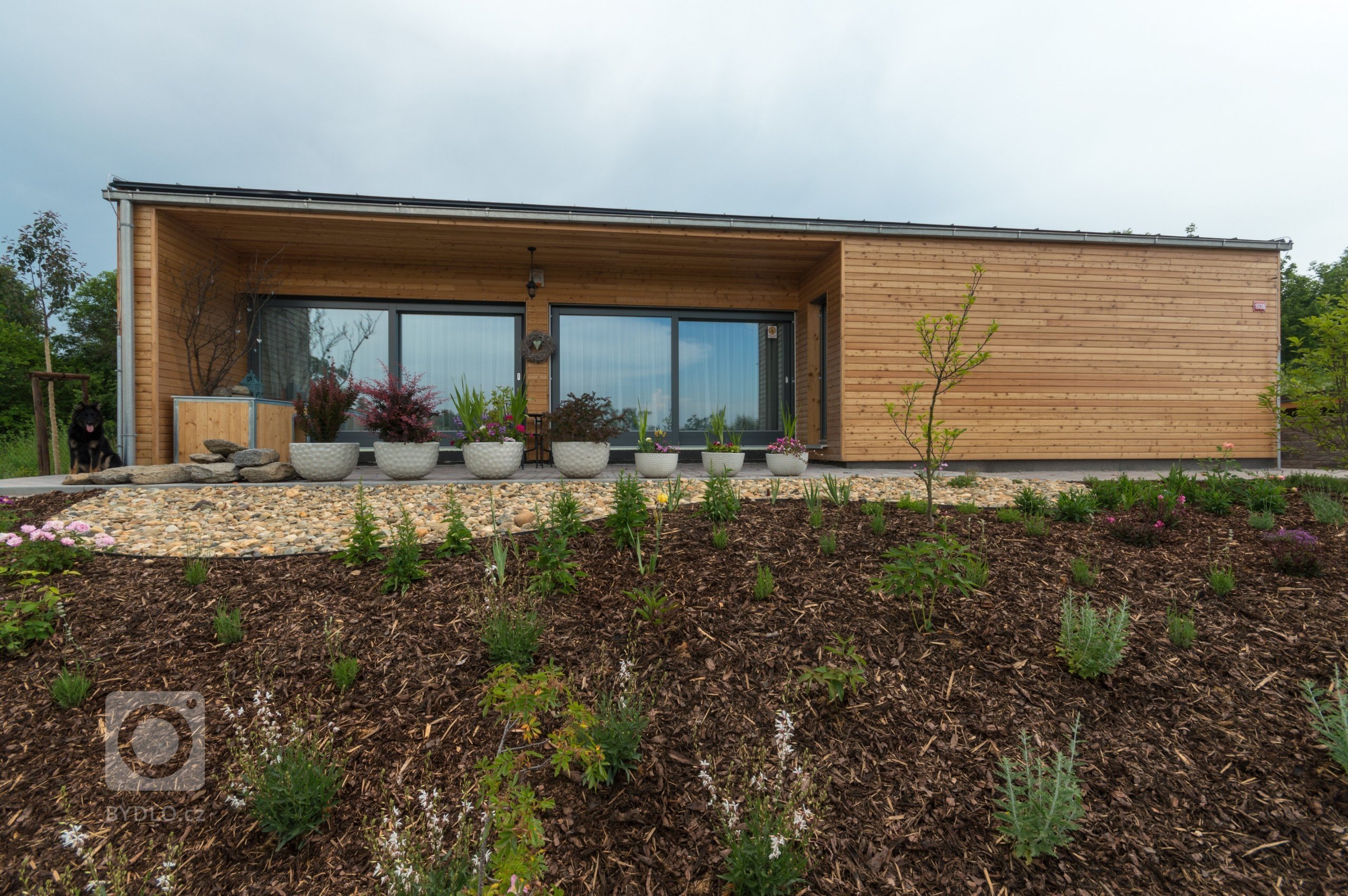 Moderní přízemní bungalov Perseus 120 má zcela&nbsp;netradiční architekturu. Tento dům osloví toho, kdo chce být výjimečný. Přízemní&nbsp;bungalov&nbsp;Perseus…