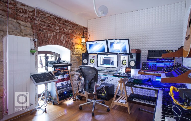 add picture to album