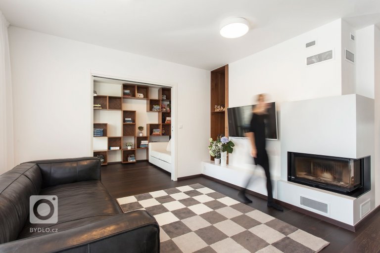 add picture to album