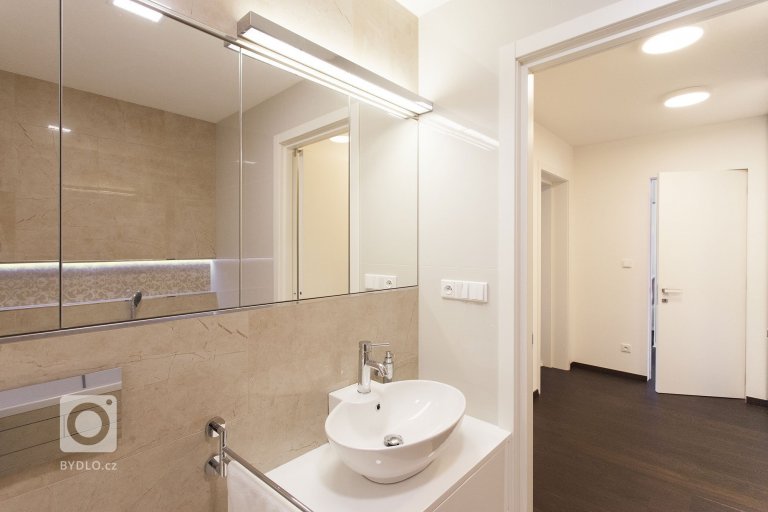 add picture to album