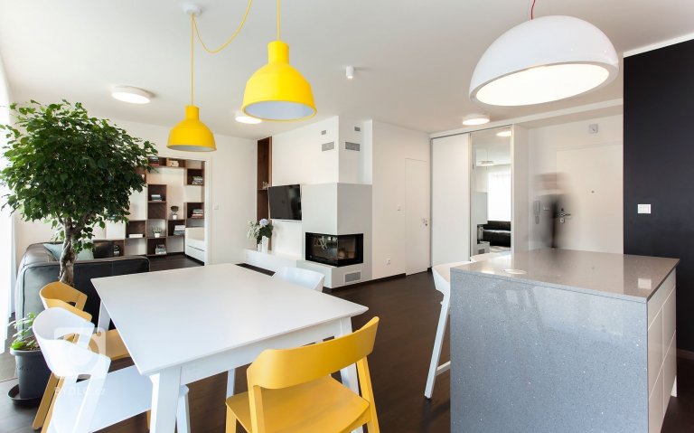 add picture to album