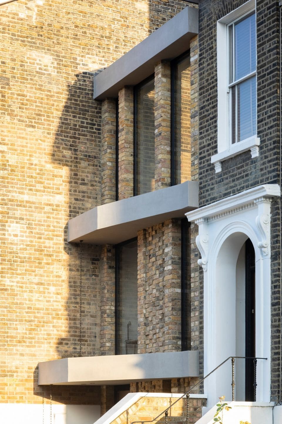 Jedinečný dům vyplnil proluku širokou pouhých 3,35 metrů