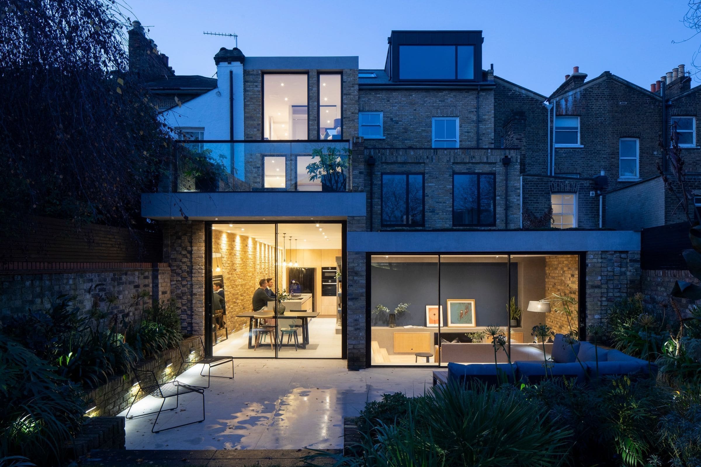 Jedinečný dům vyplnil proluku širokou pouhých 3,35 metrů