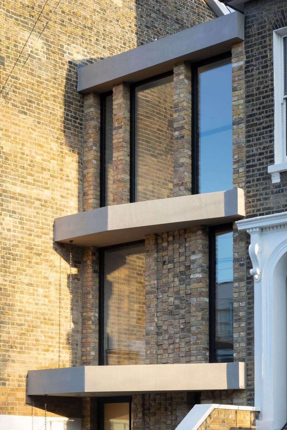 Jedinečný dům vyplnil proluku širokou pouhých 3,35 metrů