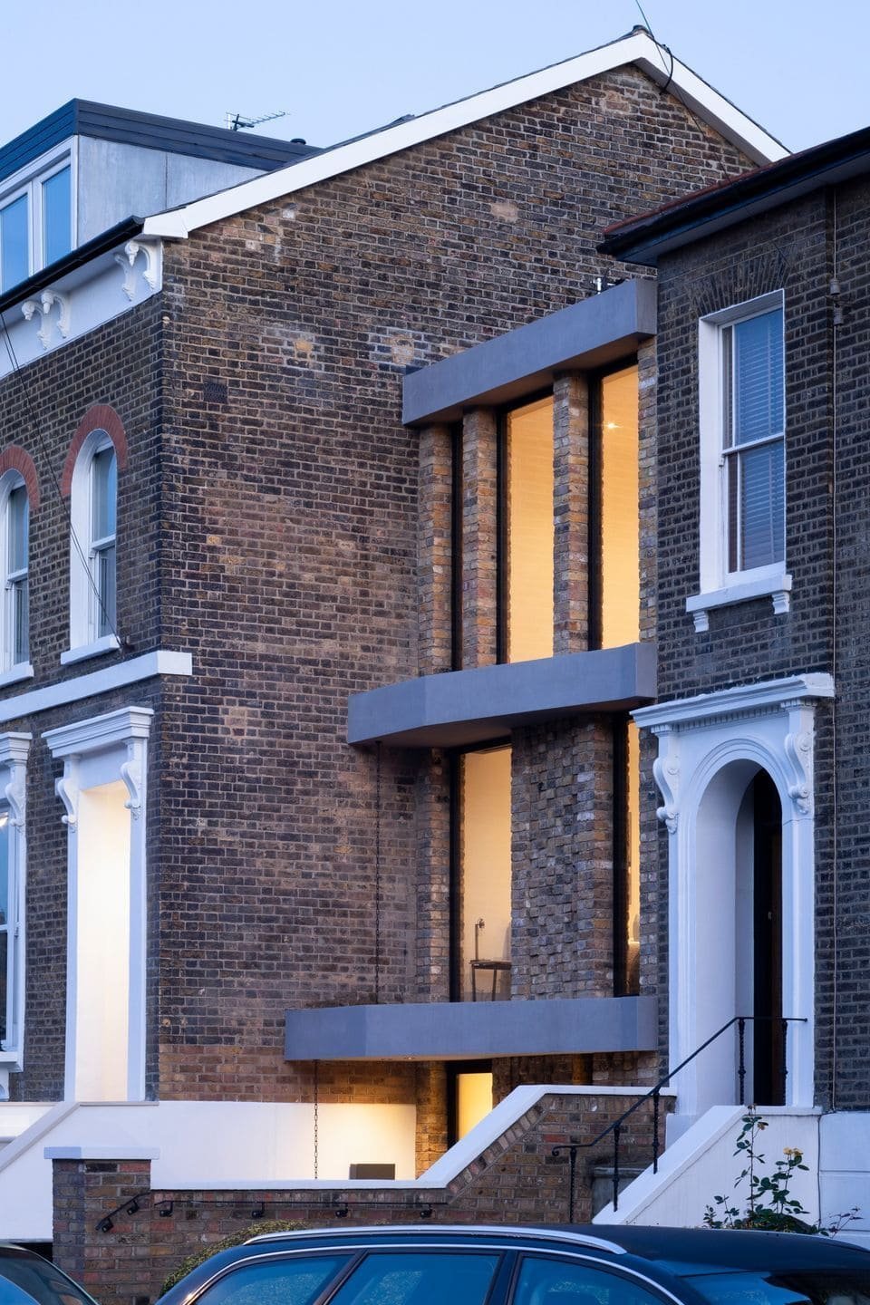 Jedinečný dům vyplnil proluku širokou pouhých 3,35 metrů