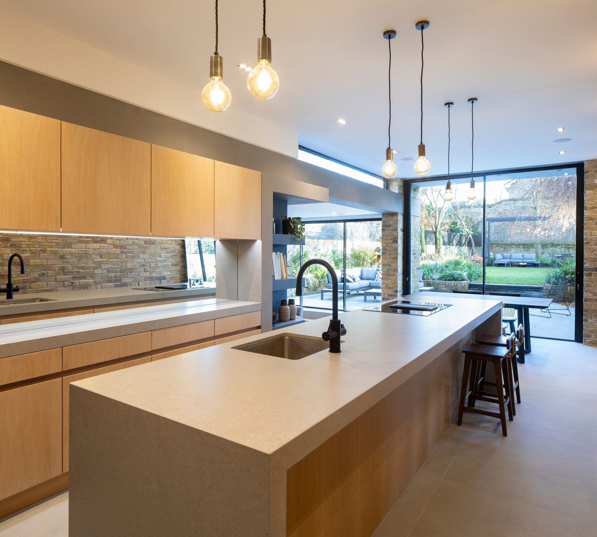 Jedinečný dům vyplnil proluku širokou pouhých 3,35 metrů