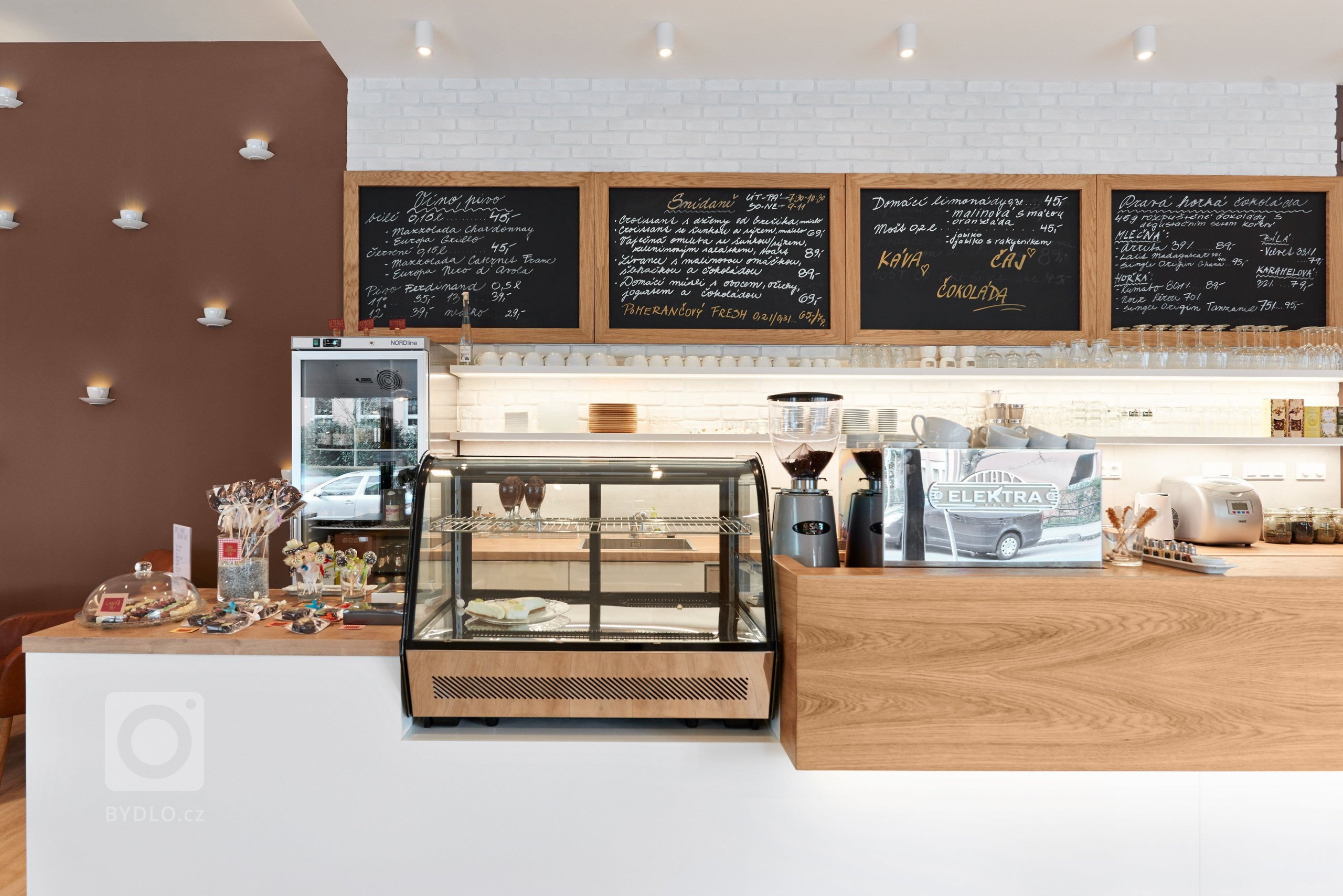 Čokolatérie je situována do příjemné části Prahy 6 Vokovice s dobrou dostupností na stanici metro A Bořislavka a přímo naproti ZŠ Na Dlouhém lánu. Konkrétní…