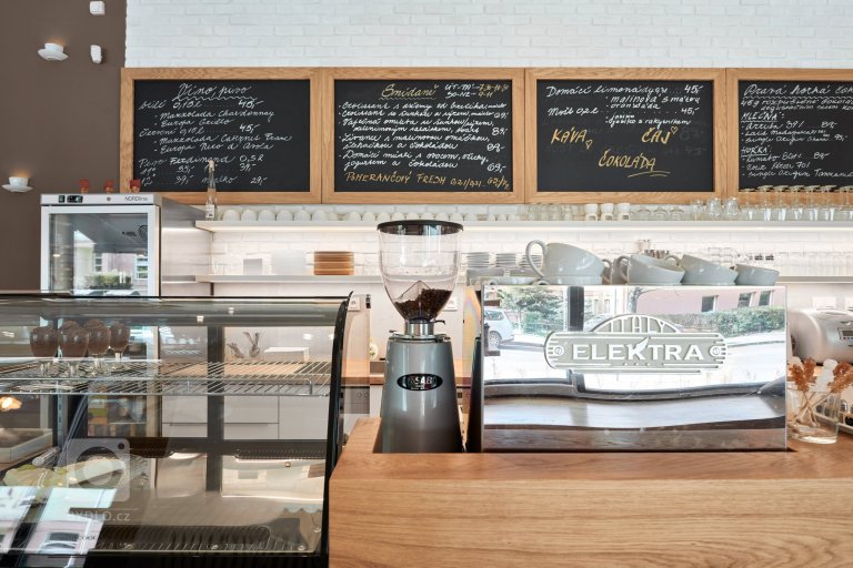 add picture to album