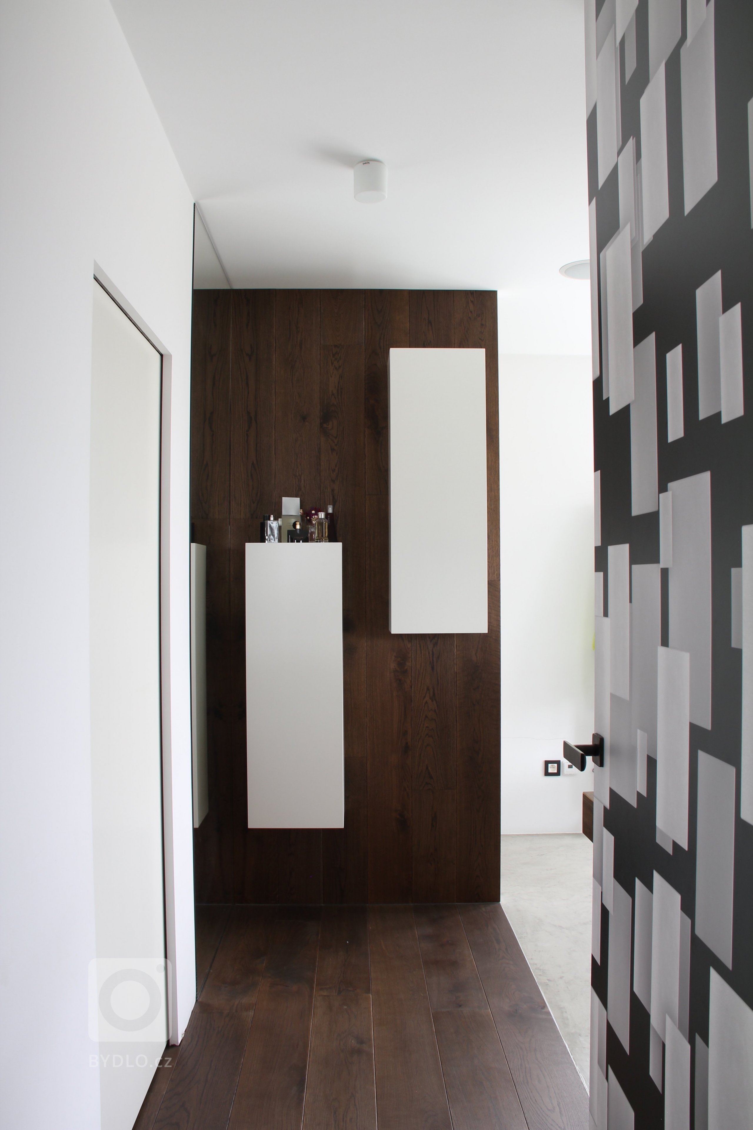 Klient oslovil naši firmu a požadoval vytvoření studie celého interiéru domu, kdy můžeme při tvorbě studie ještě dispozičně měnit projekt. Studie interiéru…