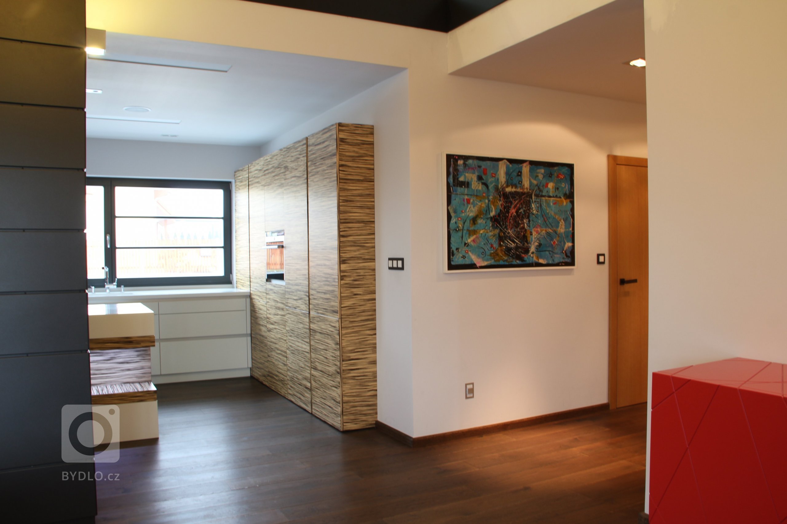 Klient oslovil naši firmu a požadoval vytvoření studie celého interiéru domu, kdy můžeme při tvorbě studie ještě dispozičně měnit projekt. Studie interiéru…