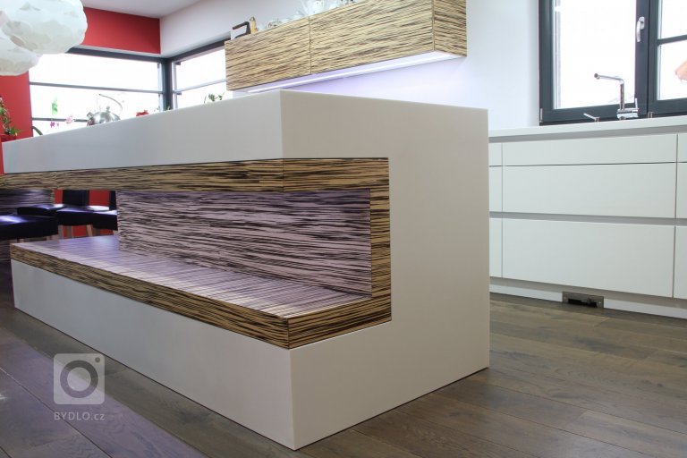 add picture to album