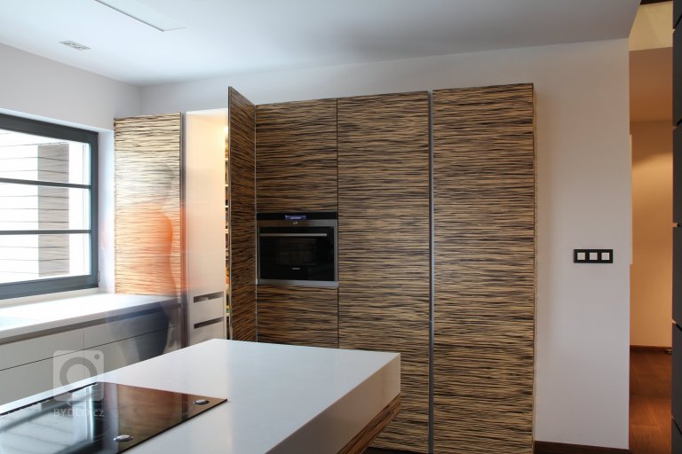 add picture to album