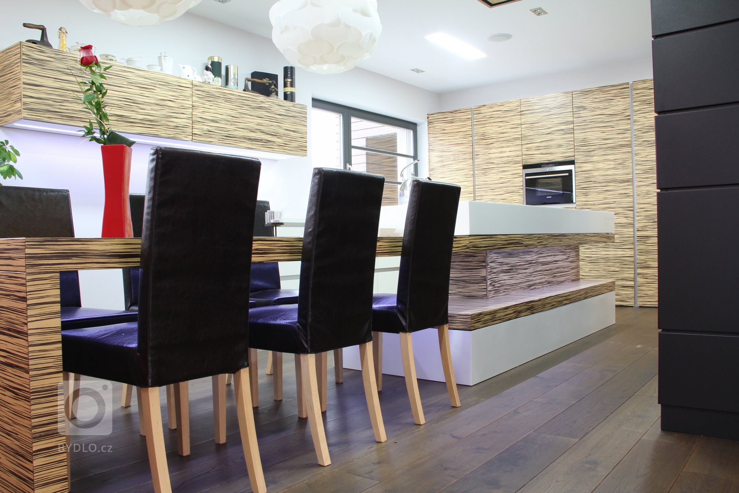 Klient oslovil naši firmu a požadoval vytvoření studie celého interiéru domu, kdy můžeme při tvorbě studie ještě dispozičně měnit projekt. Studie interiéru…