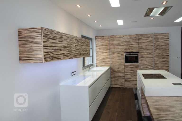 add picture to album