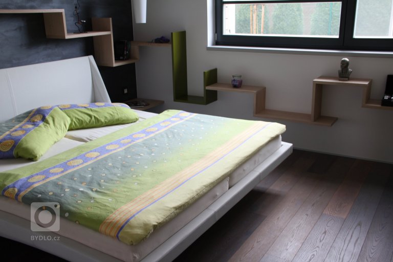 add picture to album