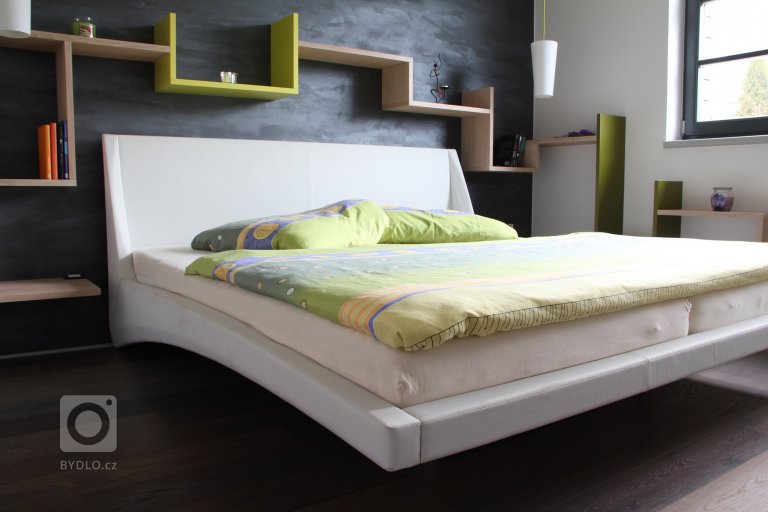 add picture to album