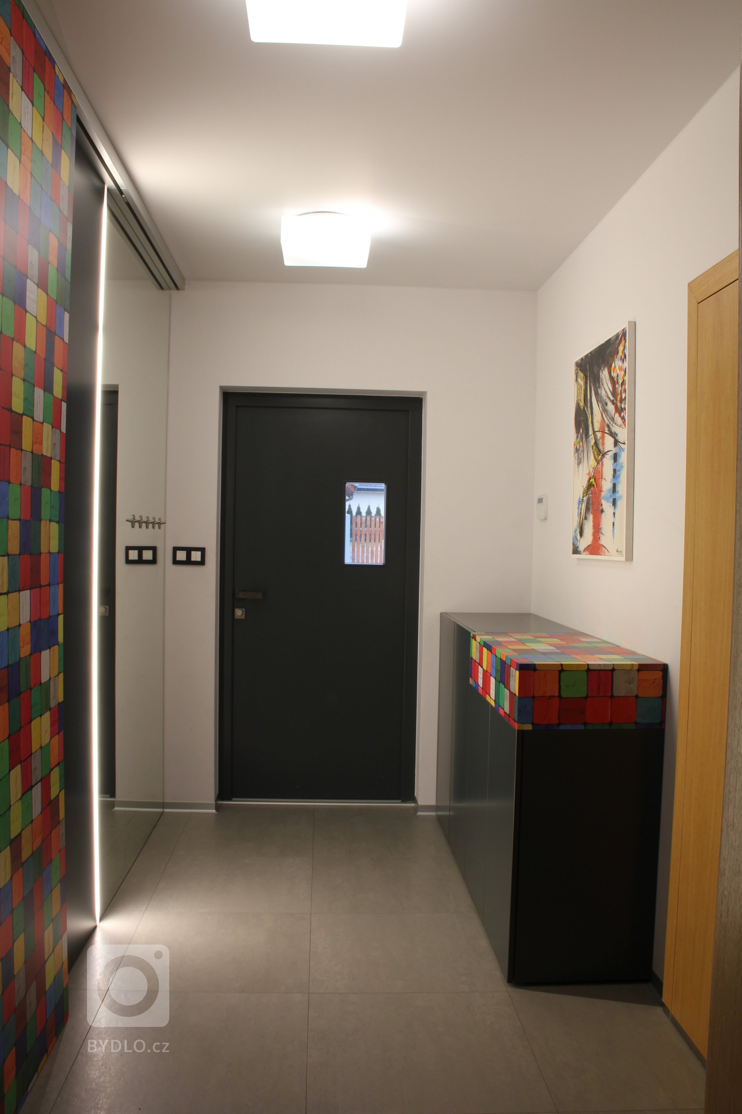 Klient oslovil naši firmu a požadoval vytvoření studie celého interiéru domu, kdy můžeme při tvorbě studie ještě dispozičně měnit projekt. Studie interiéru…