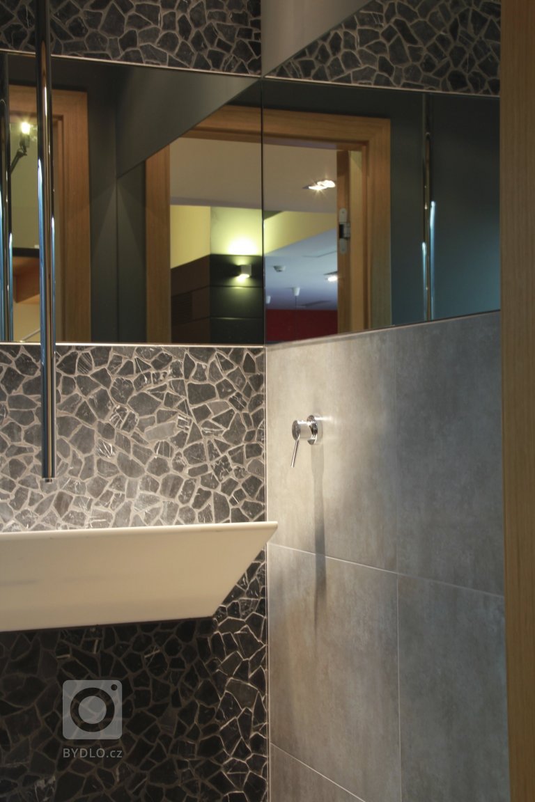 add picture to album