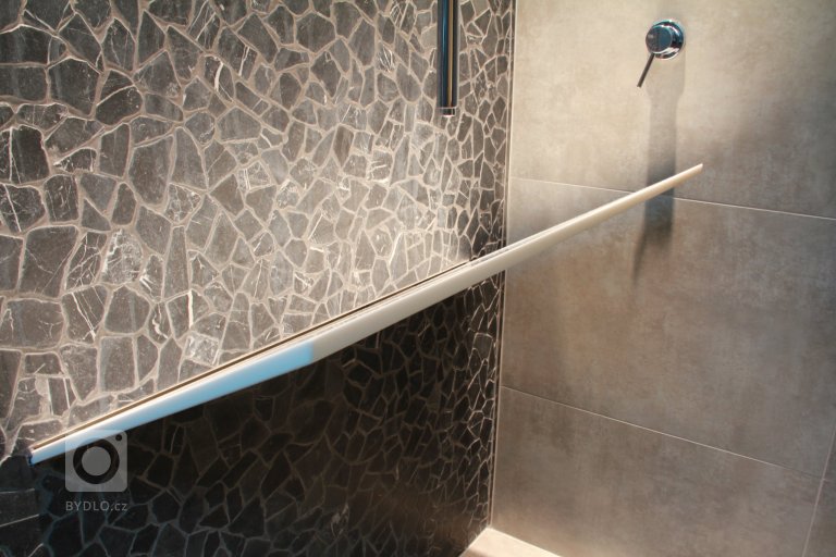 add picture to album