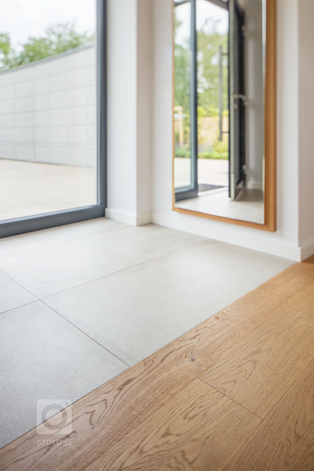 V&nbsp;hlavní roli světlo. Problém s&nbsp;nedostatkem denního světla v&nbsp;obytném prostoru jsme vyřešili na první pohled jednoduše &ndash; malou přístavbou o…