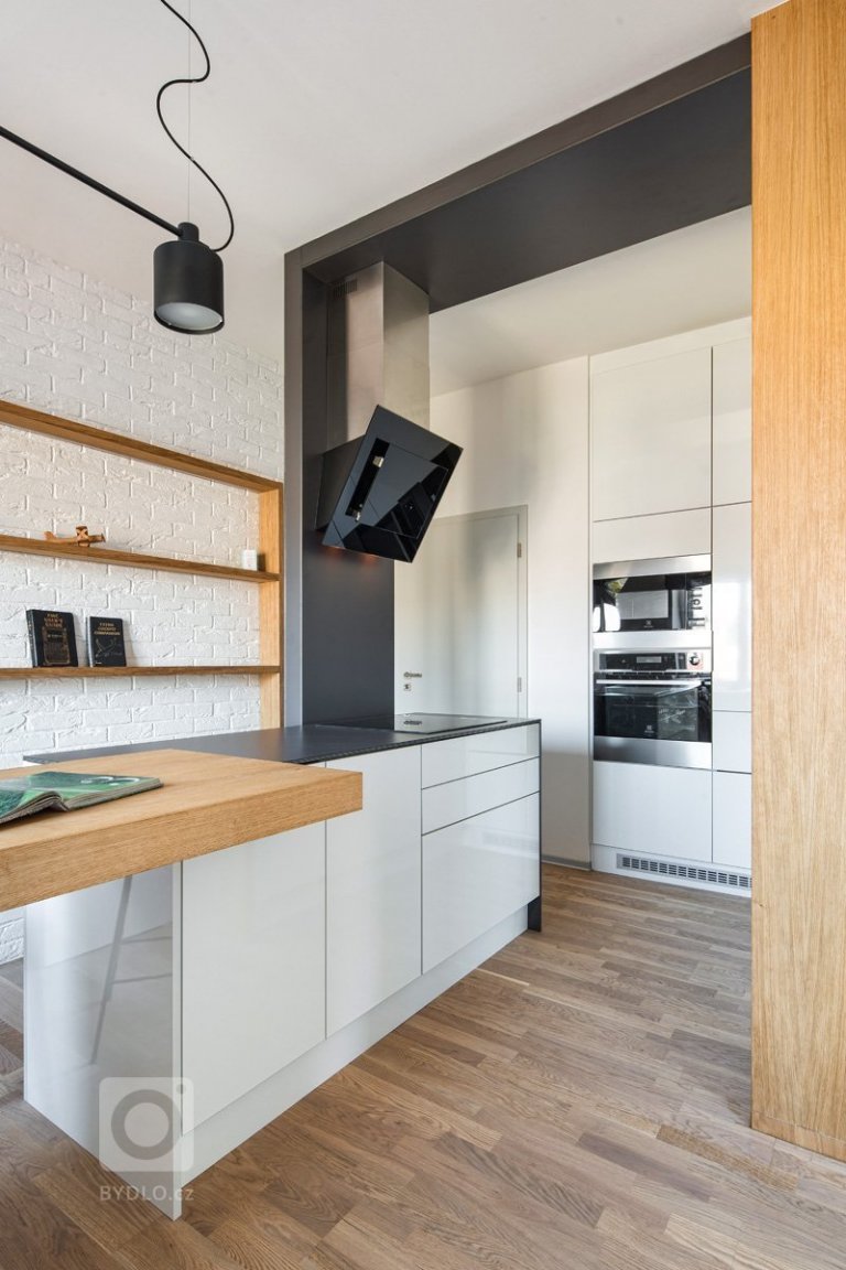 add picture to album