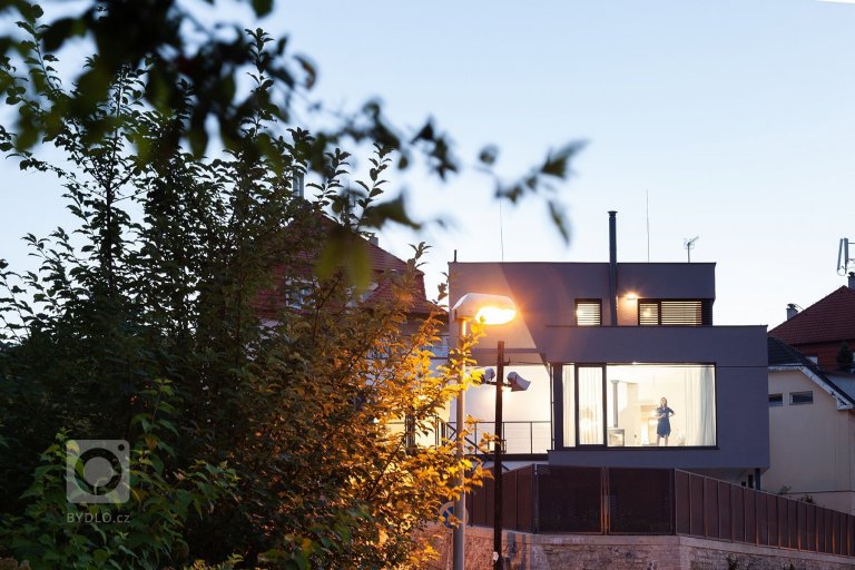 add picture to album