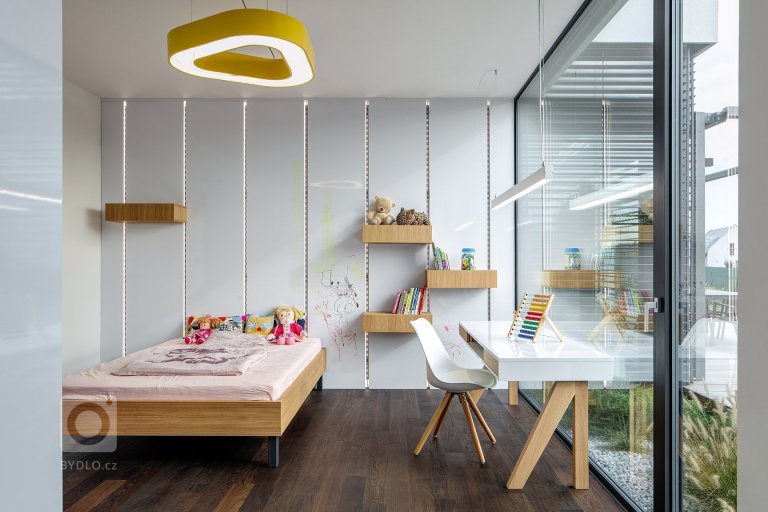 add picture to album