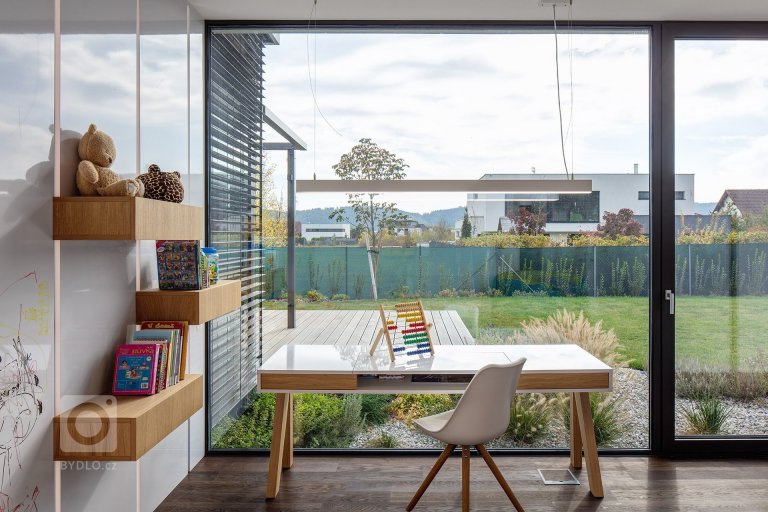 add picture to album