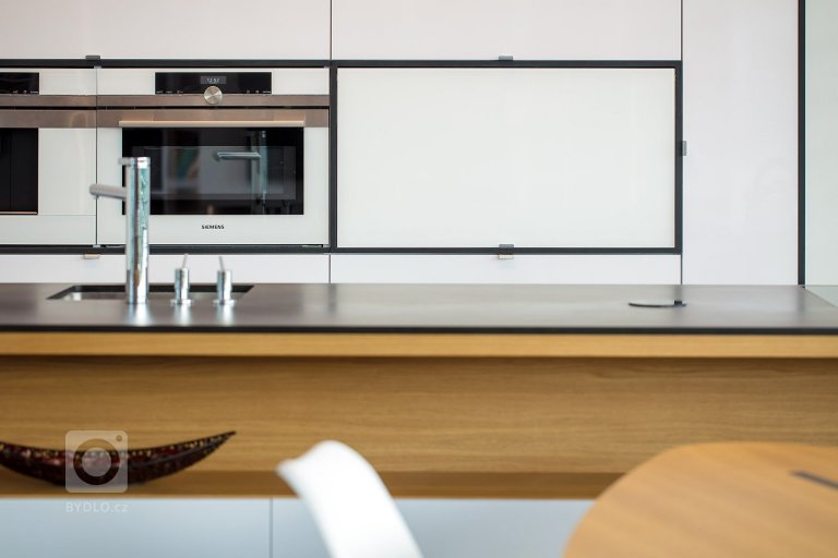 add picture to album