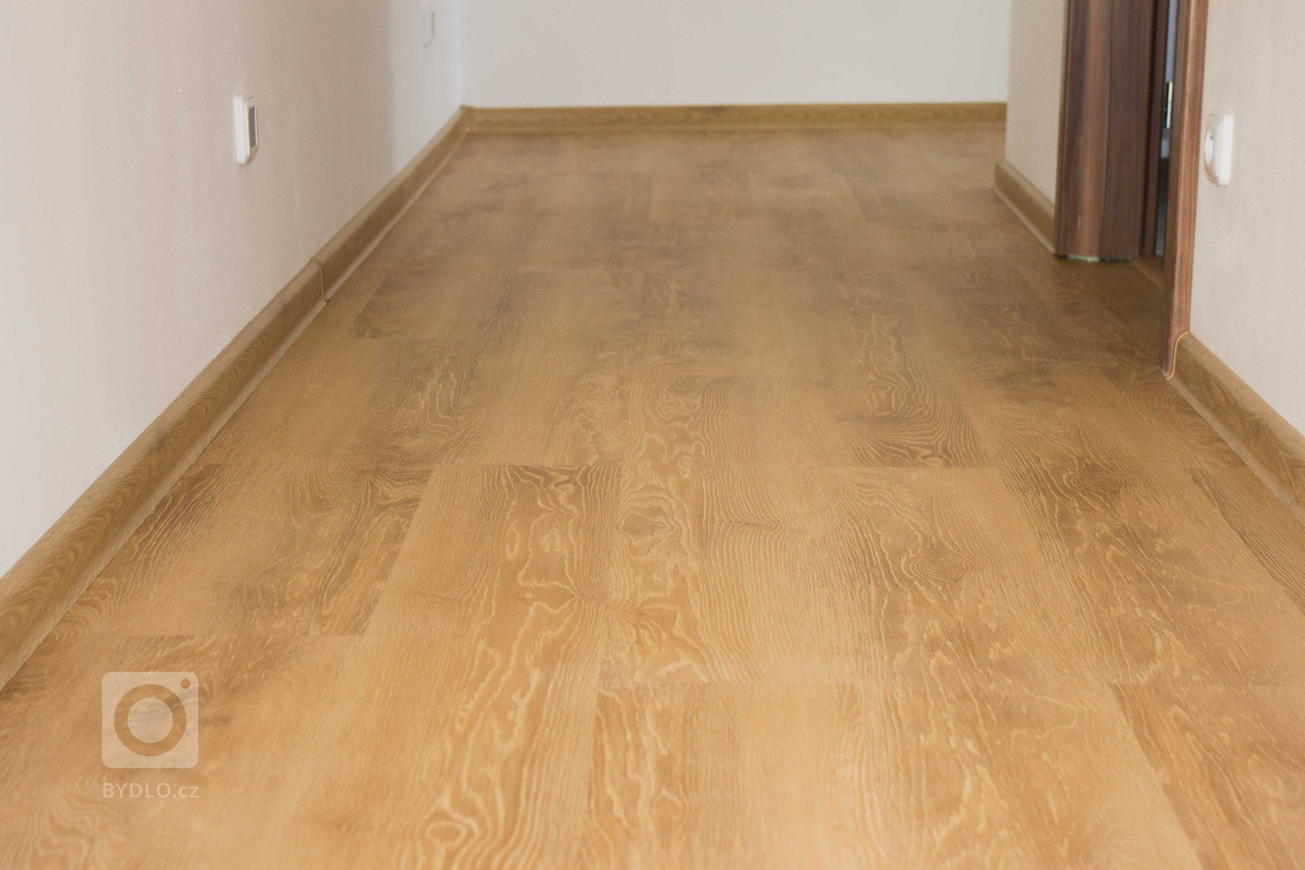 Ukázka realizace pokládky vinylové podlahy BUKOMA DRYBACK dekor Dub Burbon Přírodní
