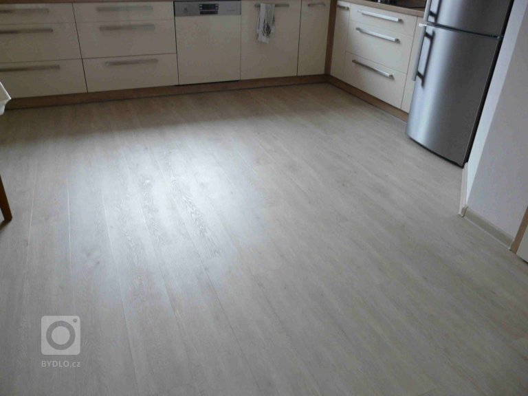 add picture to album