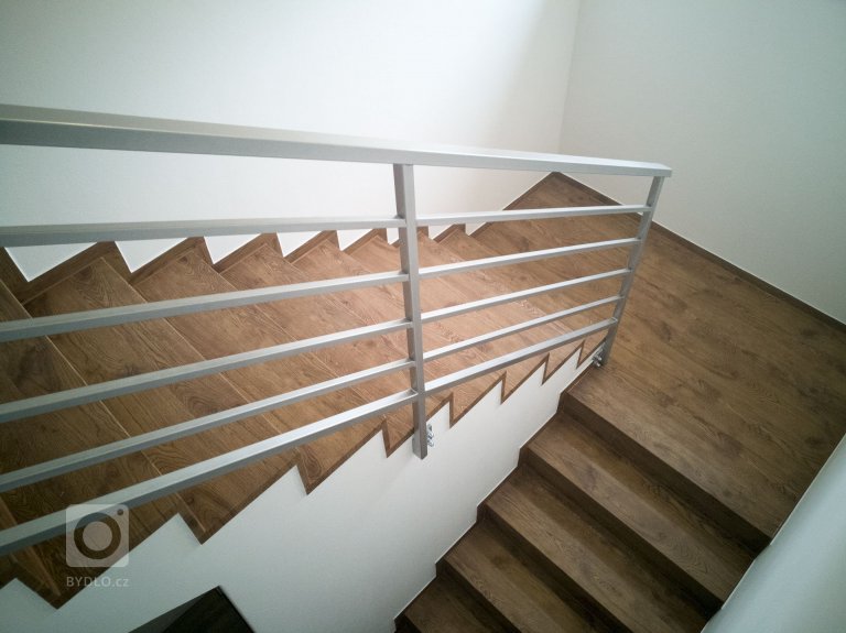 add picture to album