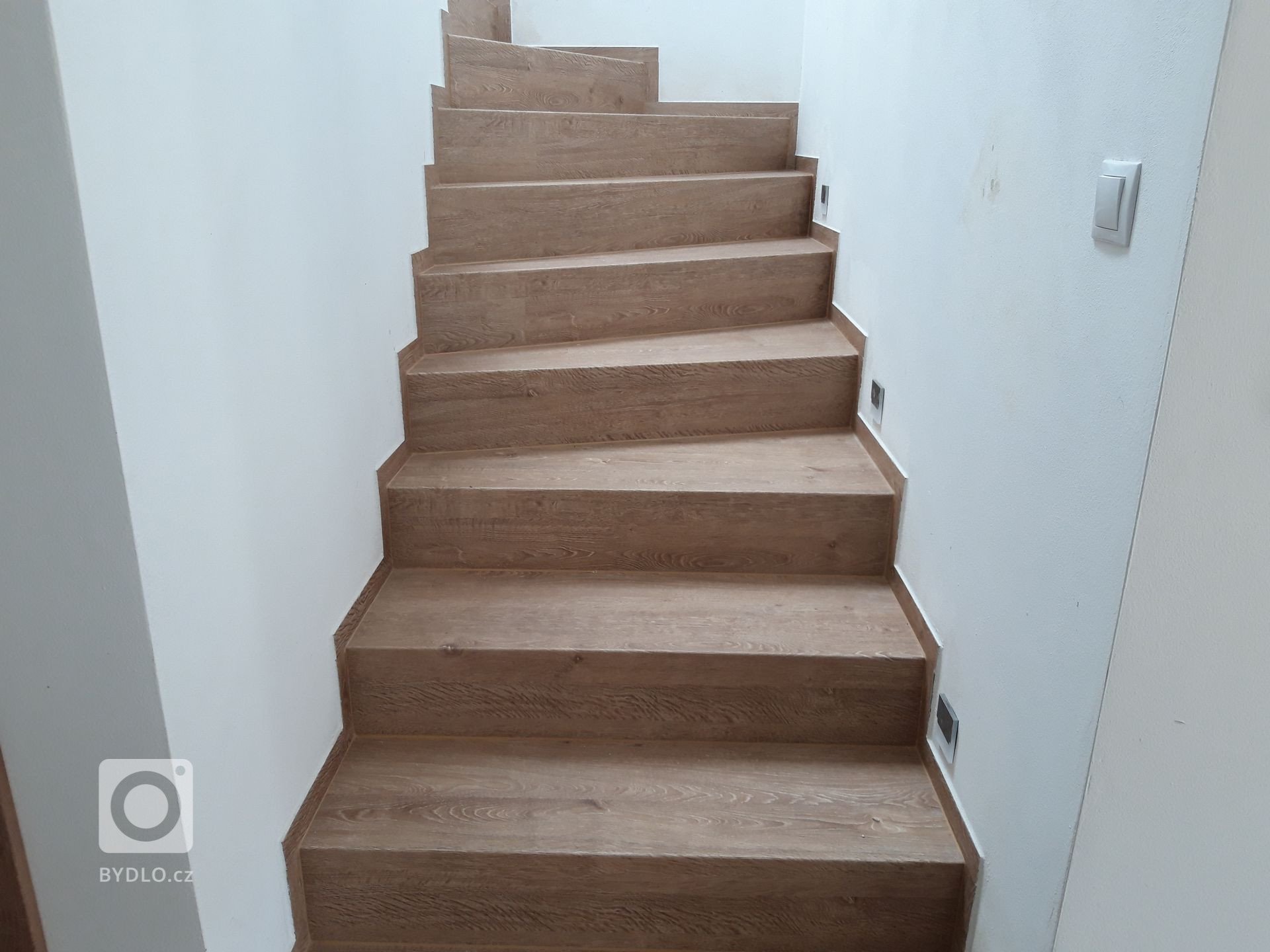 Vinylové schody BUKOMA s dekorem Dub Frigola