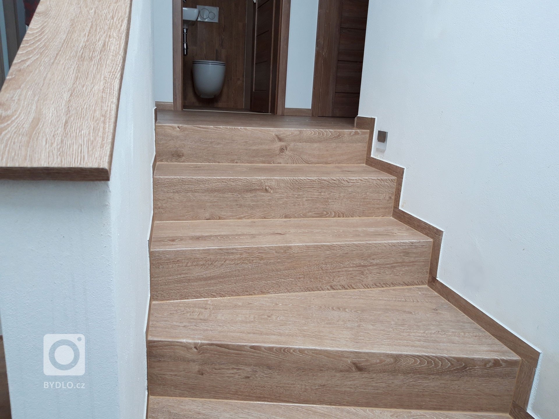 Vinylové schody BUKOMA s dekorem Dub Frigola