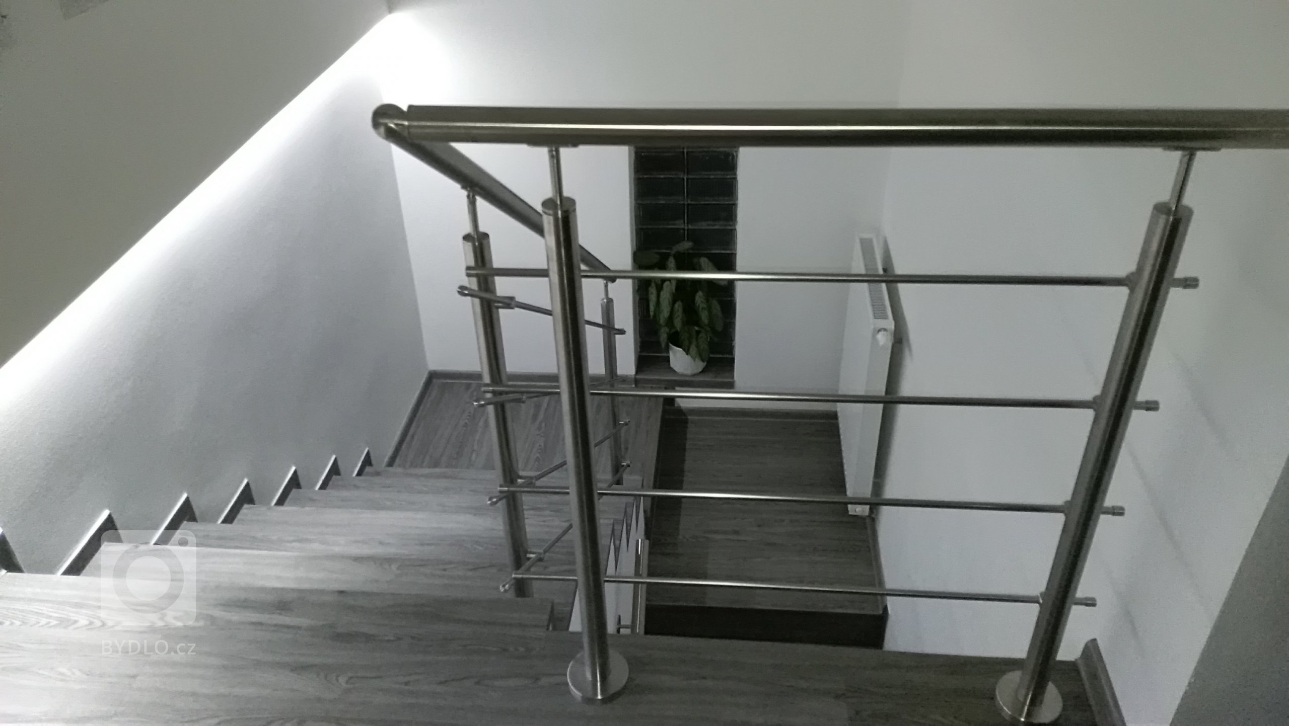 Vinylové schodiště - pohled shora