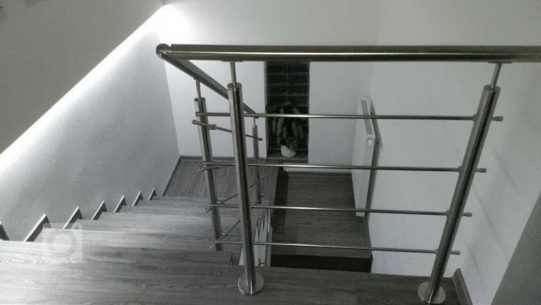 add picture to album