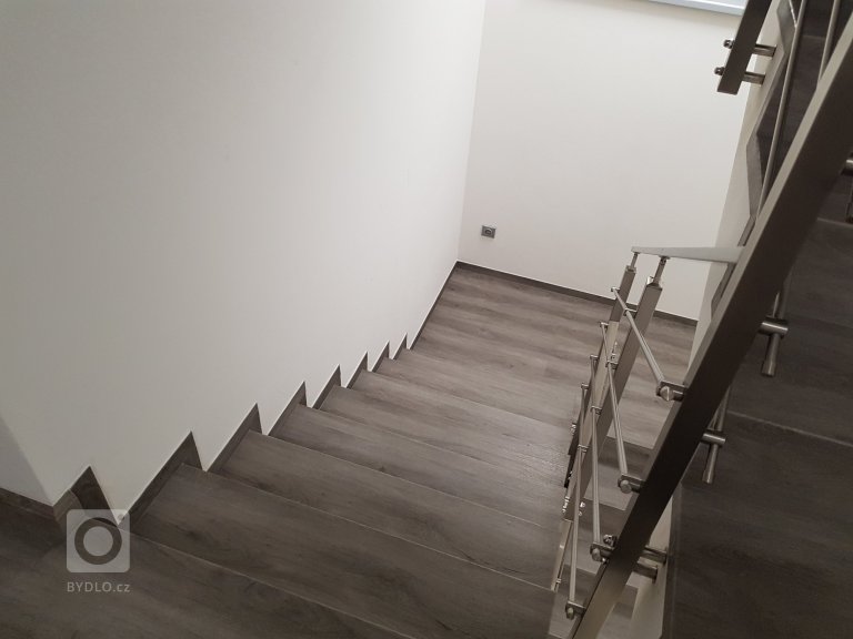 add picture to album