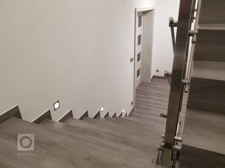 add picture to album