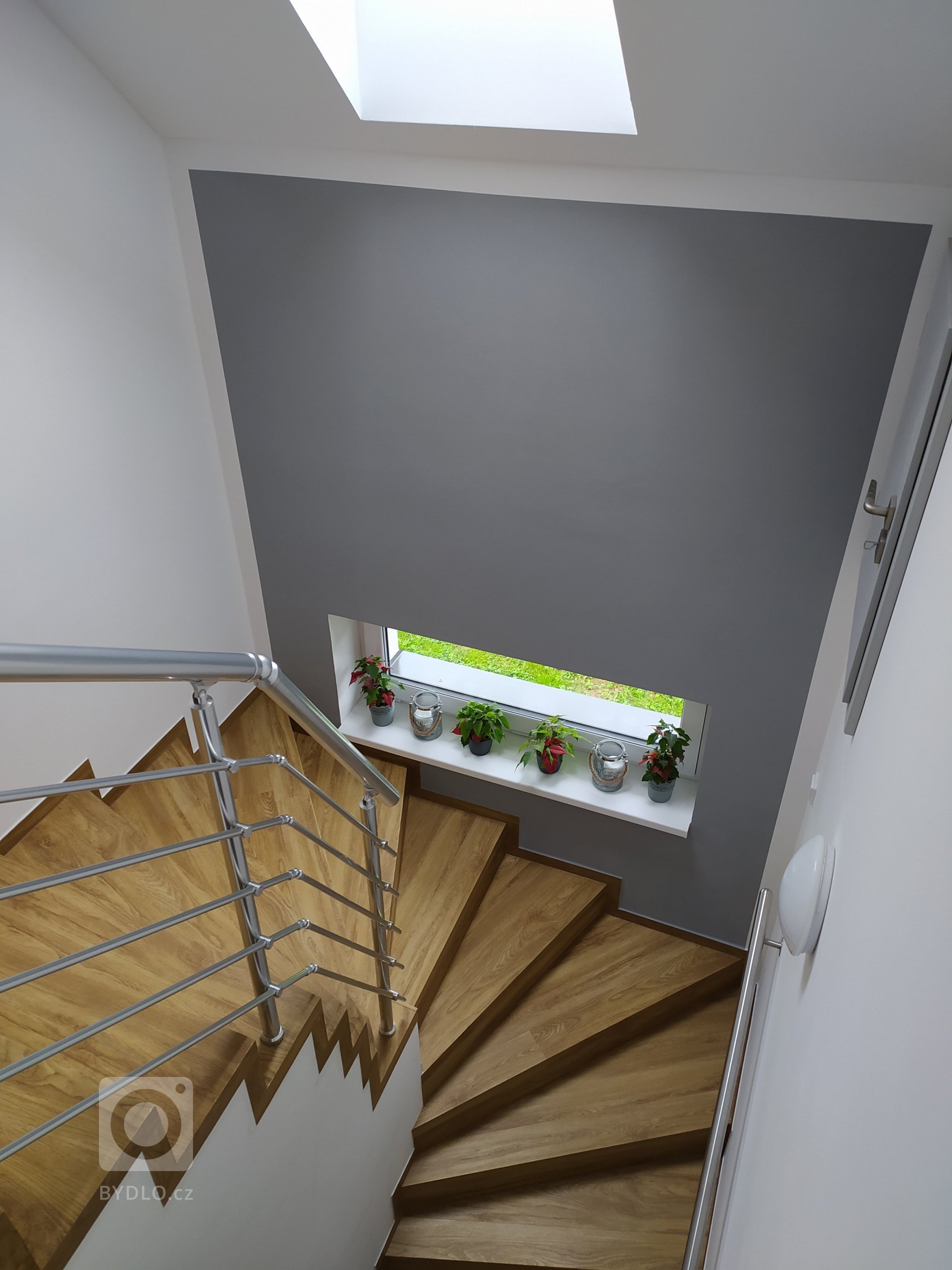 Obklad schodiště vinylovou podlahou BUKOMA PREMIUM CLICK Dub Gladstone Hnědý