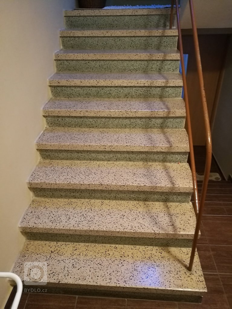 add picture to album