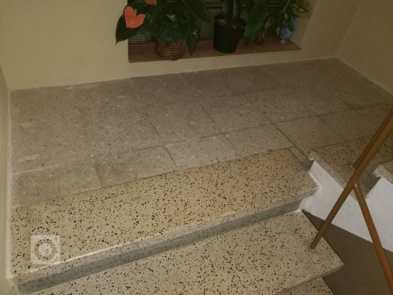 add picture to album