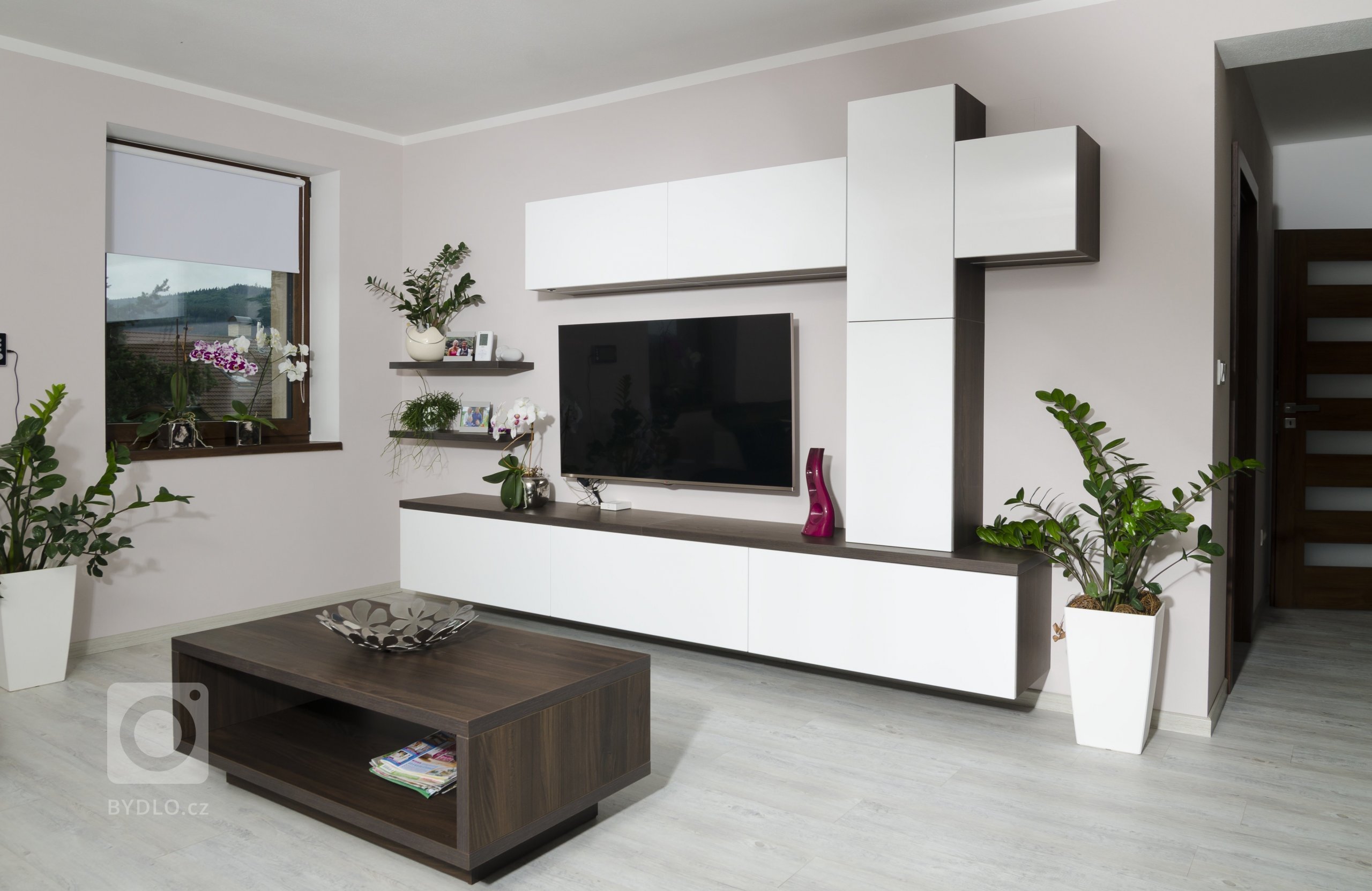 Kuchyň s jídelnou a obývacím pokojem